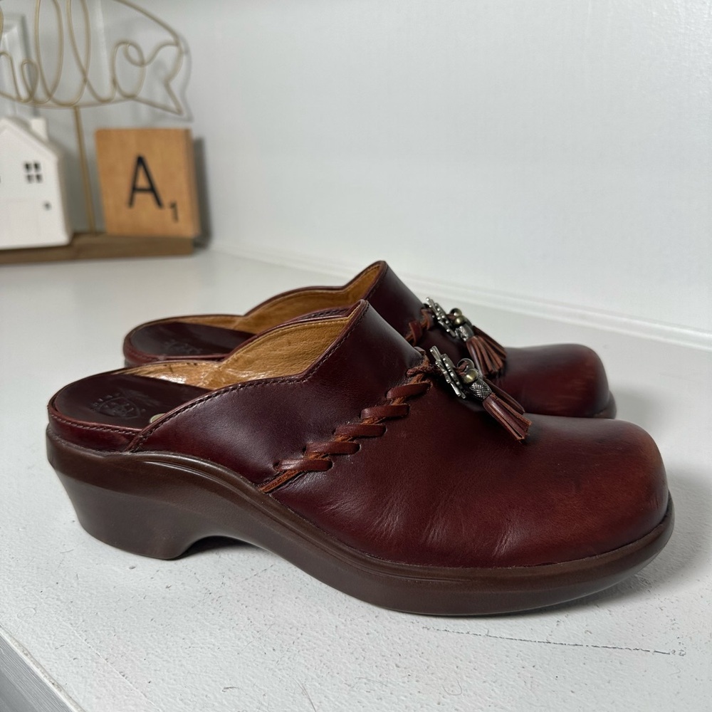 Ariat Women’s 9.5 Brown Leather Clog Mules Western Tassel Slip-On Comfort Shoes - Picture 5 of 10
